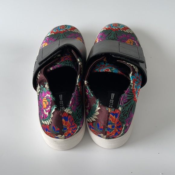 Design Lab | Lord & Taylor Velcro Brocade Sneaker - Picture 3 of 5